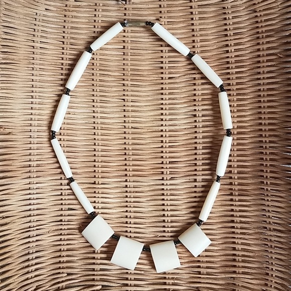 Vintage Jewelry - Vintage Bone Necklace